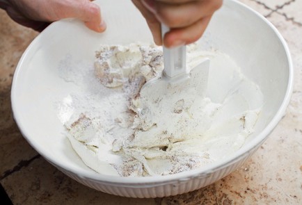 Фото шага рецепта Быстрый тирамису с малиной и мятой 30414 шаг 2  