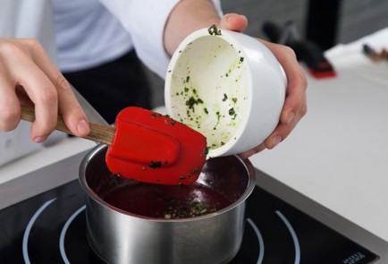 Фото шага рецепта Ткемали из красной смородины 80062 шаг 3  