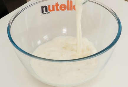 Фото шага рецепта Толстые блины на дрожжах с нутеллой 114588 шаг 1  
