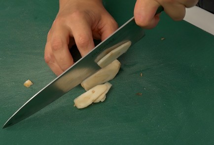 Фото шага рецепта Тайский куриный суп том кха гай 50328 шаг 1  