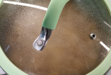 Фото шага рецепта Томатная паста со сливочным чеддером 153103 шаг 3  