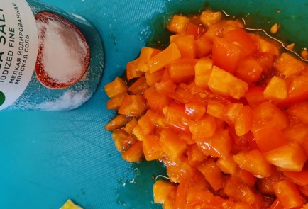 Фото шага рецепта Томатнолуковый скрэмбл с сыром 152642 шаг 3  