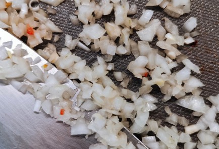 Фото шага рецепта Томатносырная лепешка с яйцом 153031 шаг 2  