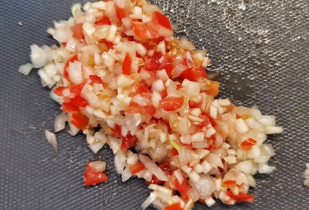 Фото шага рецепта Томатносырная лепешка с яйцом 153031 шаг 3  