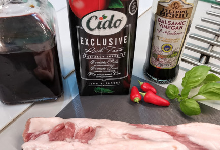 Фото шага рецепта Томатный маринад для шашлыка из свиной шеи 151518 шаг 1