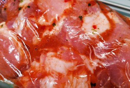 Фото шага рецепта Томатный маринад для шашлыка из свиной шеи 151518 шаг 11