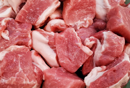 Фото шага рецепта Томатный маринад для шашлыка из свиной шеи 151518 шаг 2