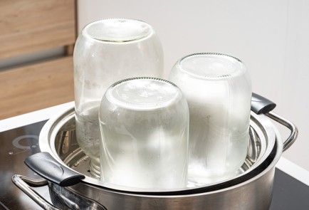 Фото шага рецепта Томатный сок на зиму без соковыжималки 187343 шаг 2