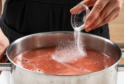 Фото шага рецепта Томатный сок на зиму без соковыжималки 187343 шаг 6