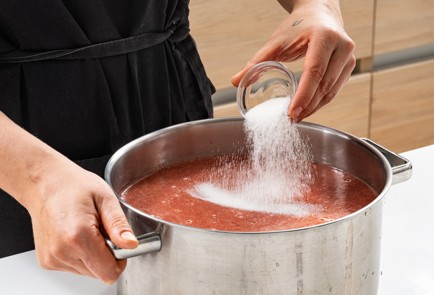 Фото шага рецепта Томатный сок на зиму без соковыжималки 187343 шаг 7