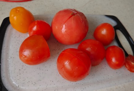 Фото шага рецепта Томатный соус 189299 шаг 1  