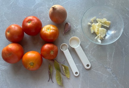 Фото шага рецепта Томатный соус 190543 шаг 1  