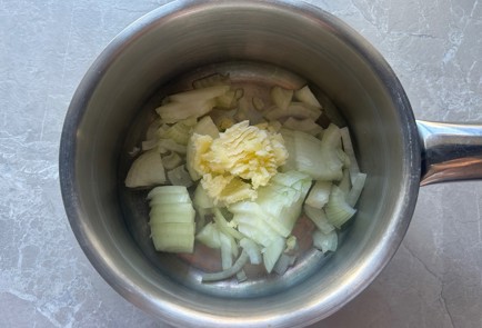 Фото шага рецепта Томатный соус 190543 шаг 4  