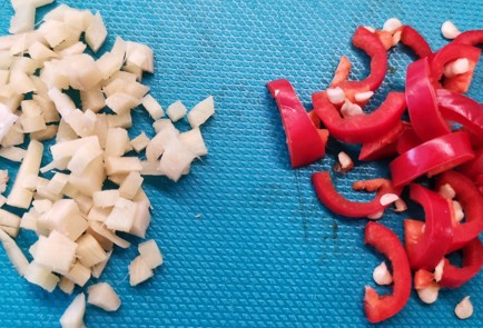 Фото шага рецепта Томатный суп на курином бульоне 173398 шаг 1  