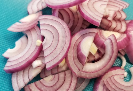 Фото шага рецепта Томатный суп на курином бульоне 173398 шаг 2  