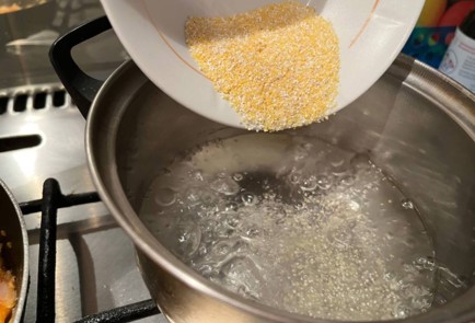 Фото шага рецепта Томаты запеченные с полентой 175115 шаг 6  