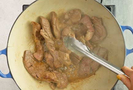 Фото шага рецепта Томленая баранина с овощами 57039 шаг 3  