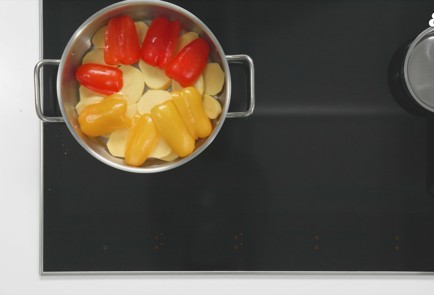 Фото шага рецепта Томленые ребрышки с овощами 190417 шаг 6  