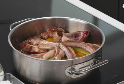 Фото шага рецепта Томленые ребрышки с овощами 190417 шаг 7  