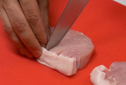 Фото шага рецепта Японская свиная котлета тонкацу 151131 шаг 1  