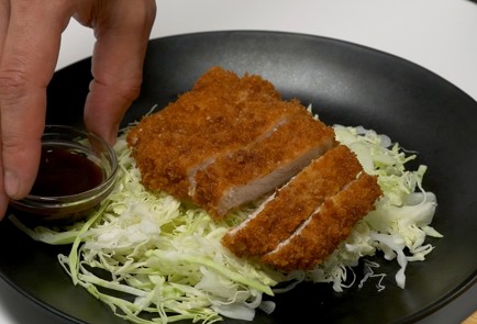 Фото шага рецепта Японская свиная котлета тонкацу 151131 шаг 11  