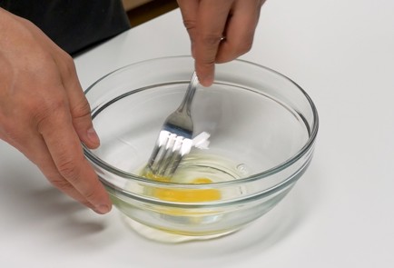 Фото шага рецепта Японская свиная котлета тонкацу 151131 шаг 5  