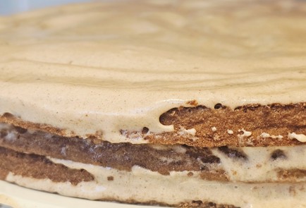 Фото шага рецепта Торт из готовых коржей 191535 шаг 10  