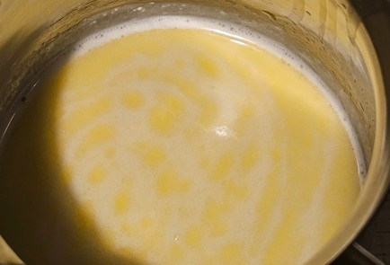 Фото шага рецепта Торт из готовых коржей 191535 шаг 2  