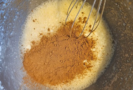 Фото шага рецепта Торт из готовых коржей 191535 шаг 5  