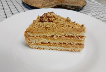 Фото шага рецепта Торт из готовых коржей 191564 шаг 10  