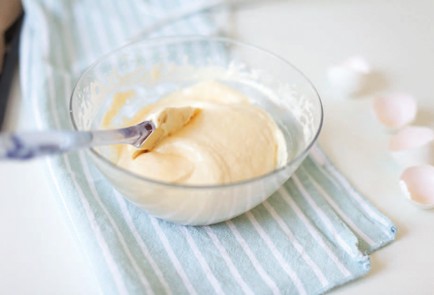 Фото шага рецепта Торт Птичье молоко крембрюле 138825 шаг 1  