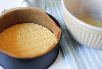 Фото шага рецепта Торт Птичье молоко крембрюле 138825 шаг 3  