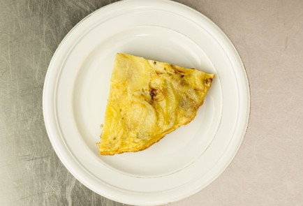 Фото шага рецепта Тортилья с кинзой 16911 шаг 5  