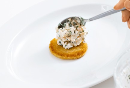 Фото шага рецепта Тост Скаген с креветками 80436 шаг 3  