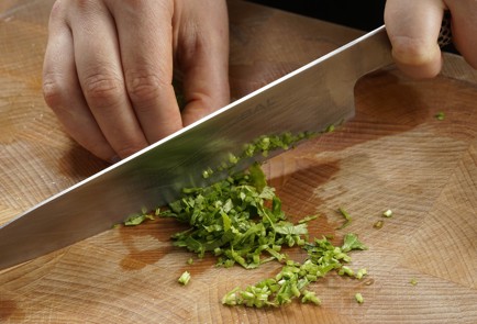 Фото шага рецепта Тосты с авокадо и икрой 152959 шаг 6  