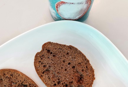 Фото шага рецепта Тосты с сыром яйцом и базиликом 152571 шаг 3  