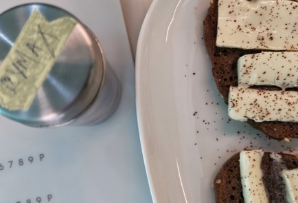 Фото шага рецепта Тосты с сыром яйцом и базиликом 152571 шаг 5  