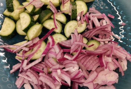 Фото шага рецепта Традиционный греческий салат 175963 шаг 1  