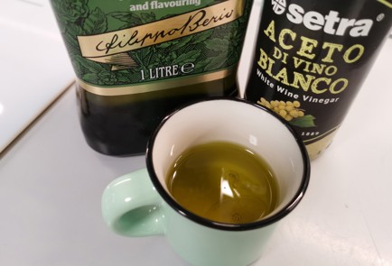 Фото шага рецепта Традиционный греческий салат 175963 шаг 10  