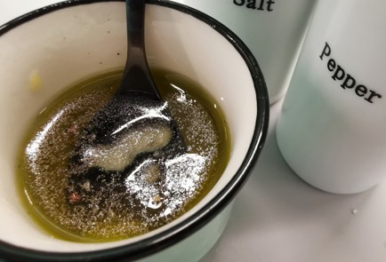 Фото шага рецепта Традиционный греческий салат 175963 шаг 12  