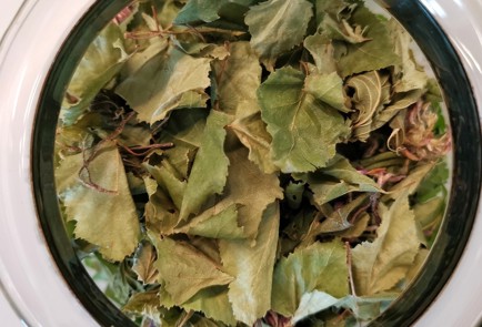 Фото шага рецепта Травяной отвар с розовым перцем 152851 шаг 6  