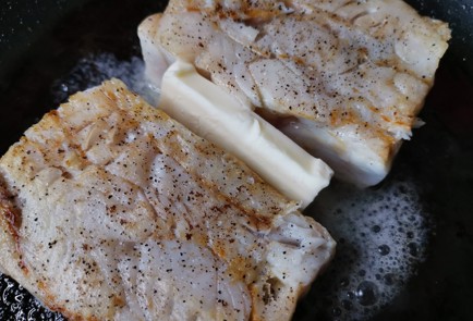 Фото шага рецепта Треска на сковороде 189467 шаг 8  