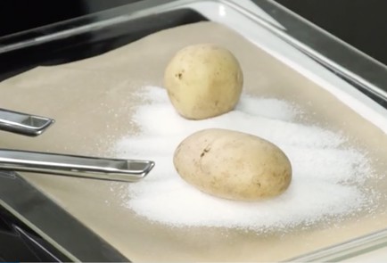 Фото шага рецепта Треска с картофельным пюре и соусом из чеснока 93125 шаг 4  