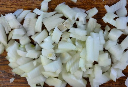 Фото шага рецепта Треска с луком и картофелем в томатном соусе 176359 шаг 6  