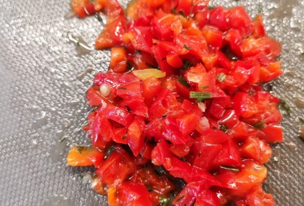 Фото шага рецепта Треска с овощным топингом 175179 шаг 2  