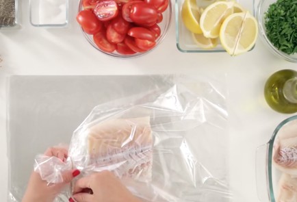 Фото шага рецепта Треска с помидорами 17591 шаг 1  