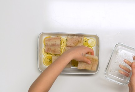 Фото шага рецепта Треска в духовке 140532 шаг 6  