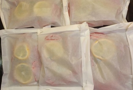 Фото шага рецепта Треска запеченная в конверте 188077 шаг 12  