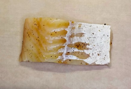 Фото шага рецепта Треска запеченная в конверте 188077 шаг 2  