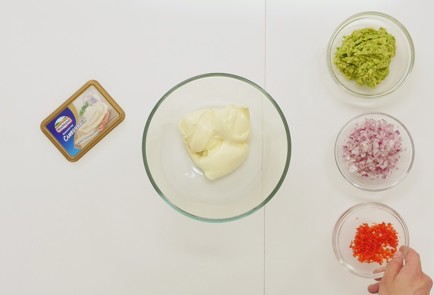 Фото шага рецепта Три зеленых сырных дипа 125461 шаг 1  